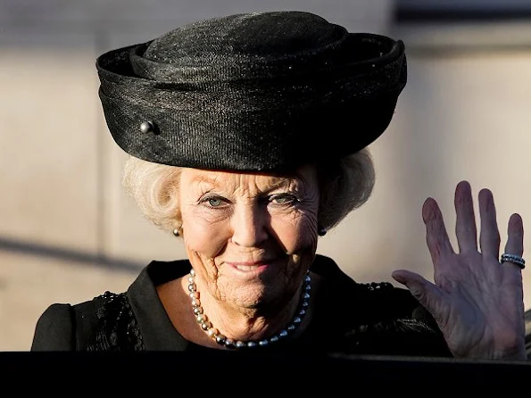 Princess Beatrix style, Beatrix hat, handbags, Beatrix jewels, pearl necklace, pearls earrings, diamond rings. Sapphire stone diamond bracelet, necklace