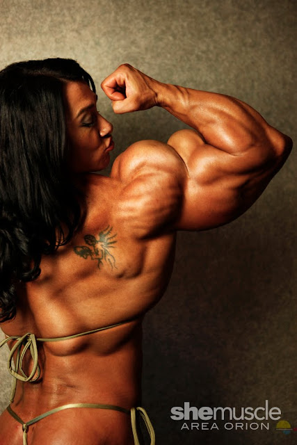 female muscle morph