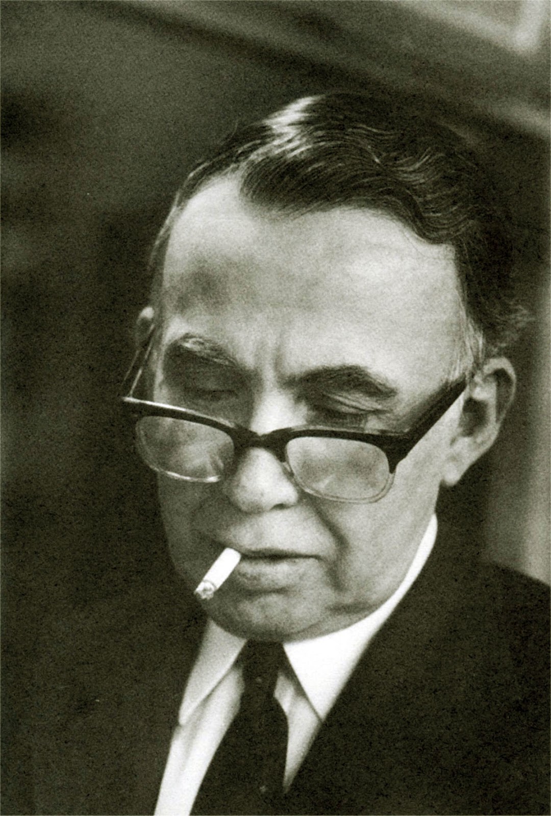 Y Behcet Necatigil In Eski Sokak I