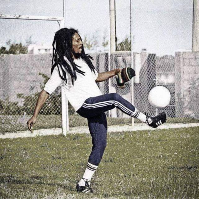 30 Candid Photographs of Bob Marley