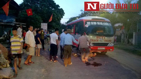 Tin tai nan giao thong ngay 12/6: Tai xe bi dan duoi danh nhap vien - Anh 2