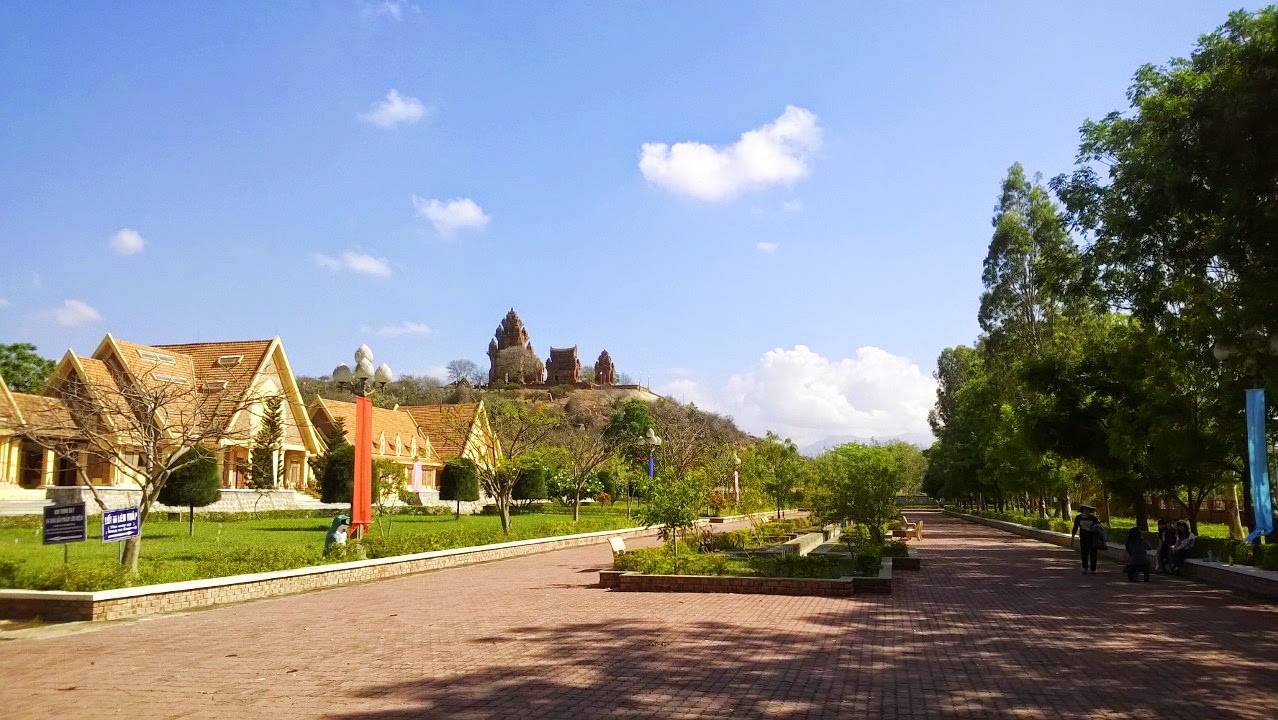 Một vài công trình kiến trúc đẹp ở Ninh Thuận. Một vài công trình kiến trúc đẹp ở Ninh Thuận.
