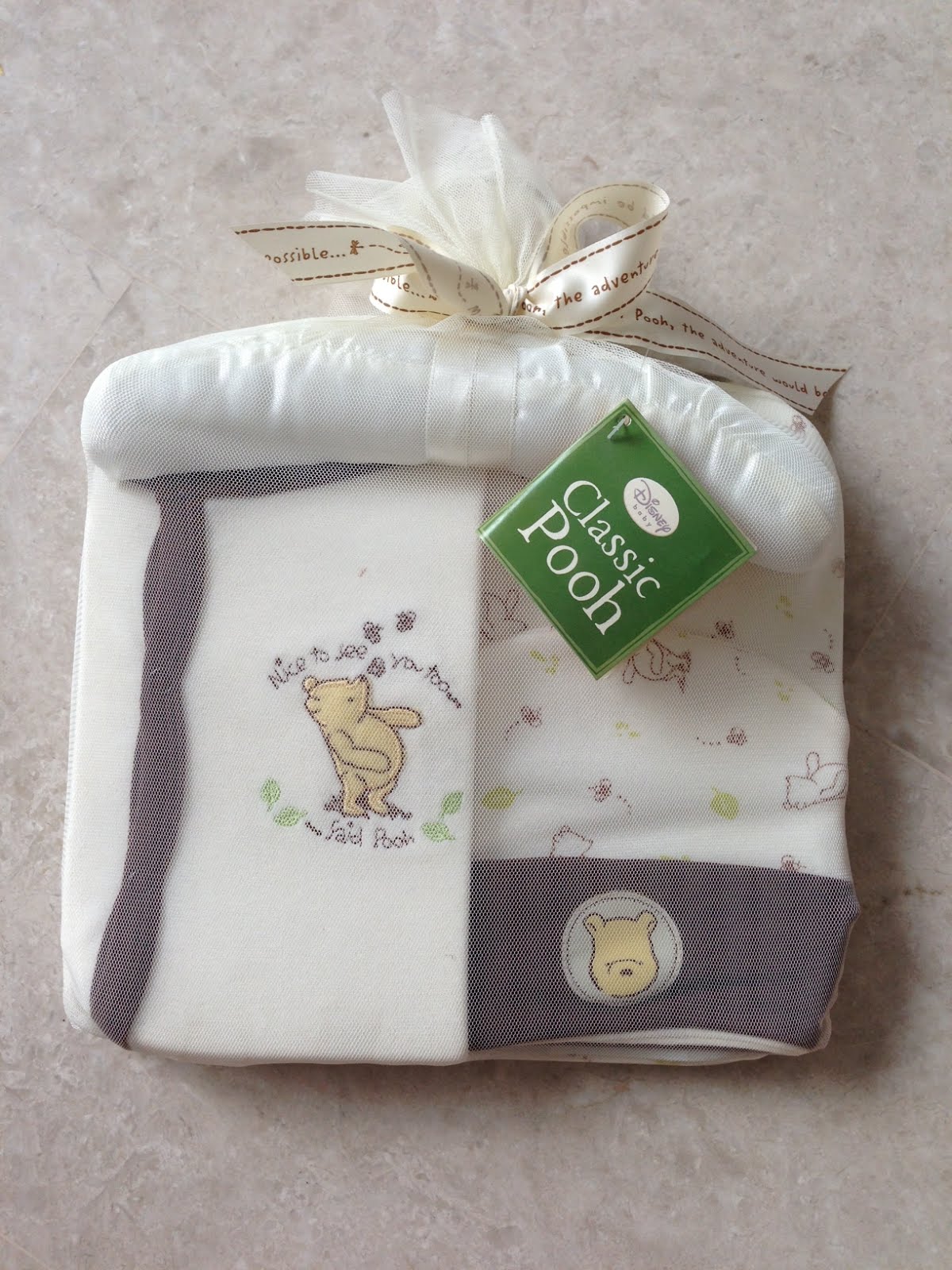 The Shopaholic's Garage Sale (SOLD) Disney baby Classic Pooh Baby Gift Set
