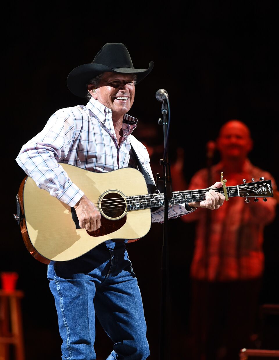 country routes news Strait captivates at opening soldout show