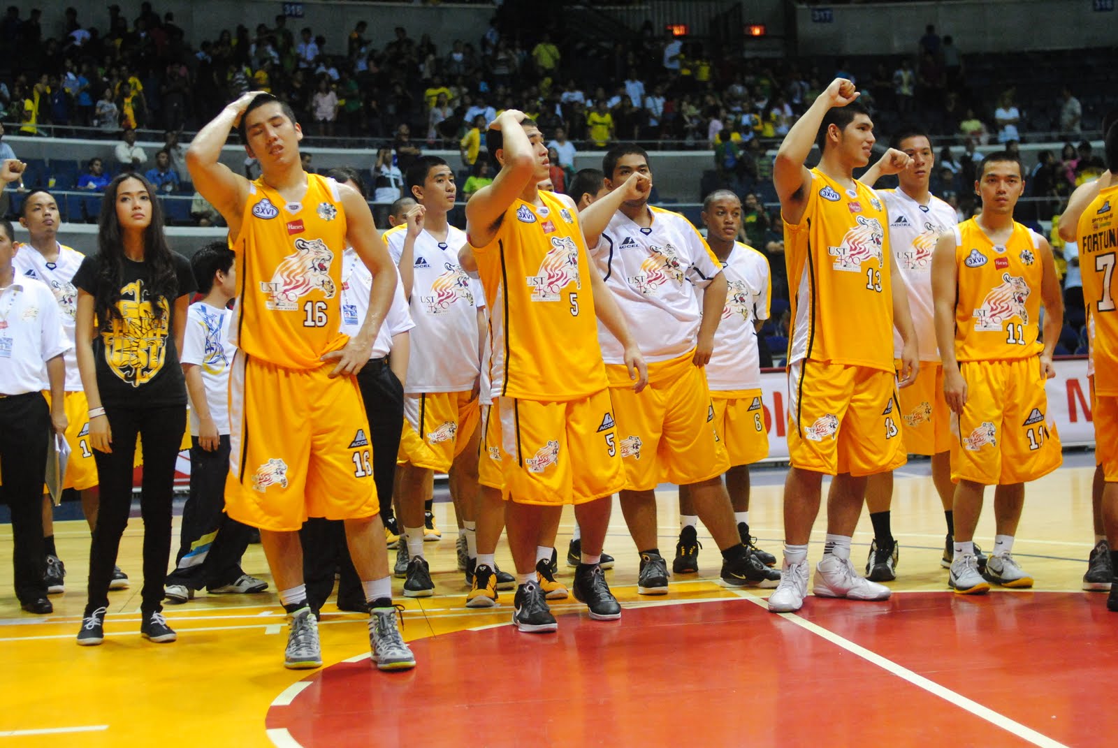 Bleachers Brew Bleachers' Brew 271 Clutch 24 (on that awesome FEUUST