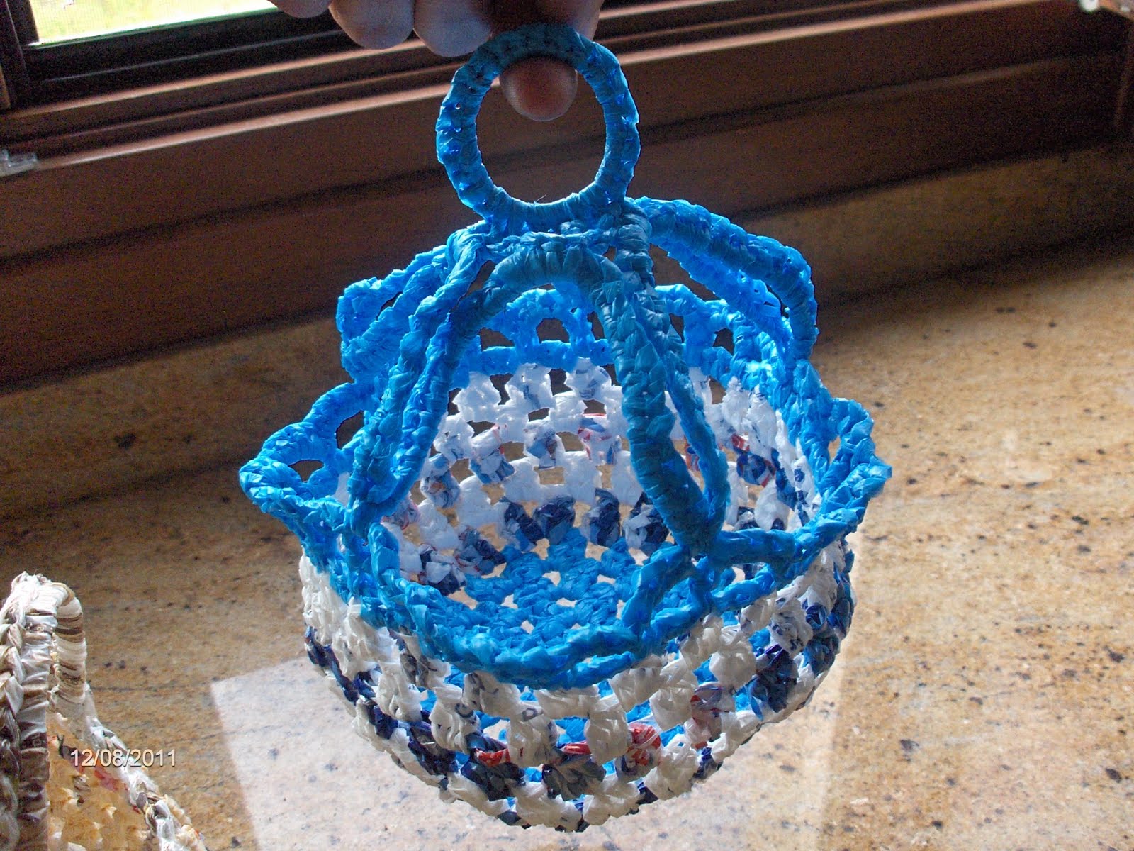 Aprendiz cestas a ganchillo con tiras