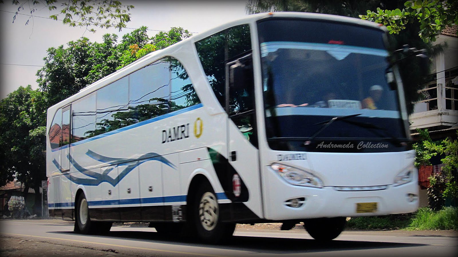 Sewa Bus Surakarta 08222 *** **** Ranggawarsita Tour Pariwisata, Mobil mewah, Se