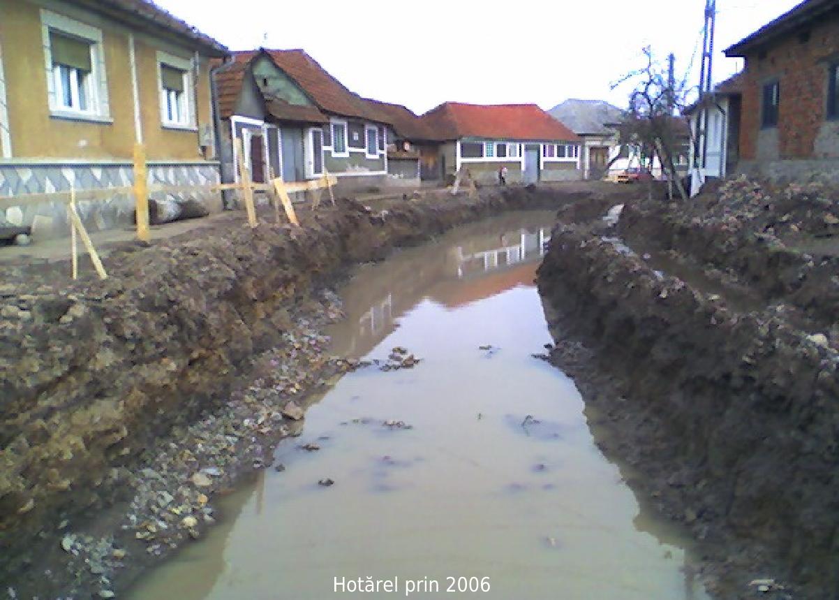 Hotarel, Bihor, Romania prin 2006 ; satul Hotarel comuna Lunca judetul Bihor Romania