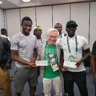 Japanese millionaire fulfills his promise, gives $390k to U-23 Dream Team (photos)