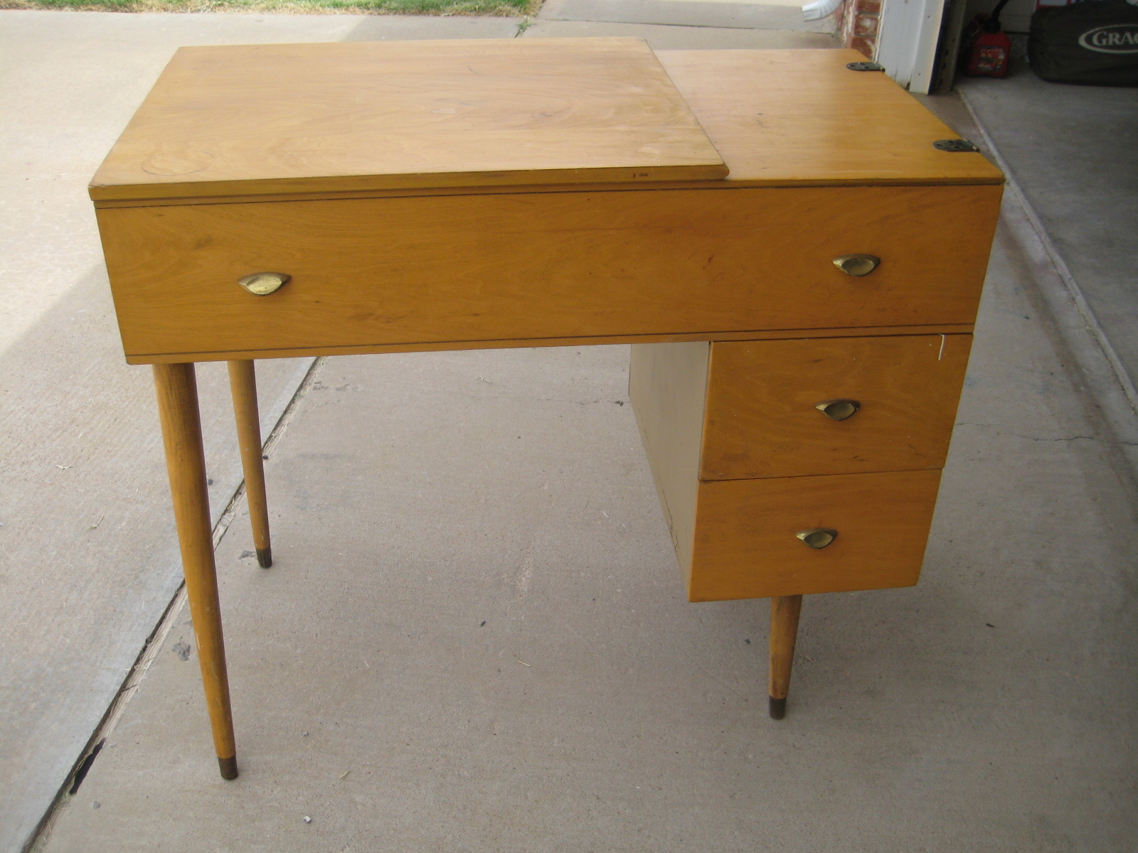 Adventures In Creating: Mid Century Sewing Table Turned Modern Desk