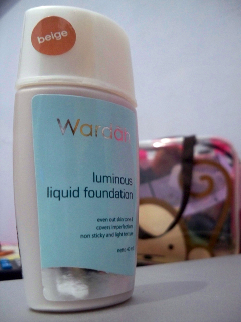 Beauty Doodle: Review: Wardah luminous liquid foundation
