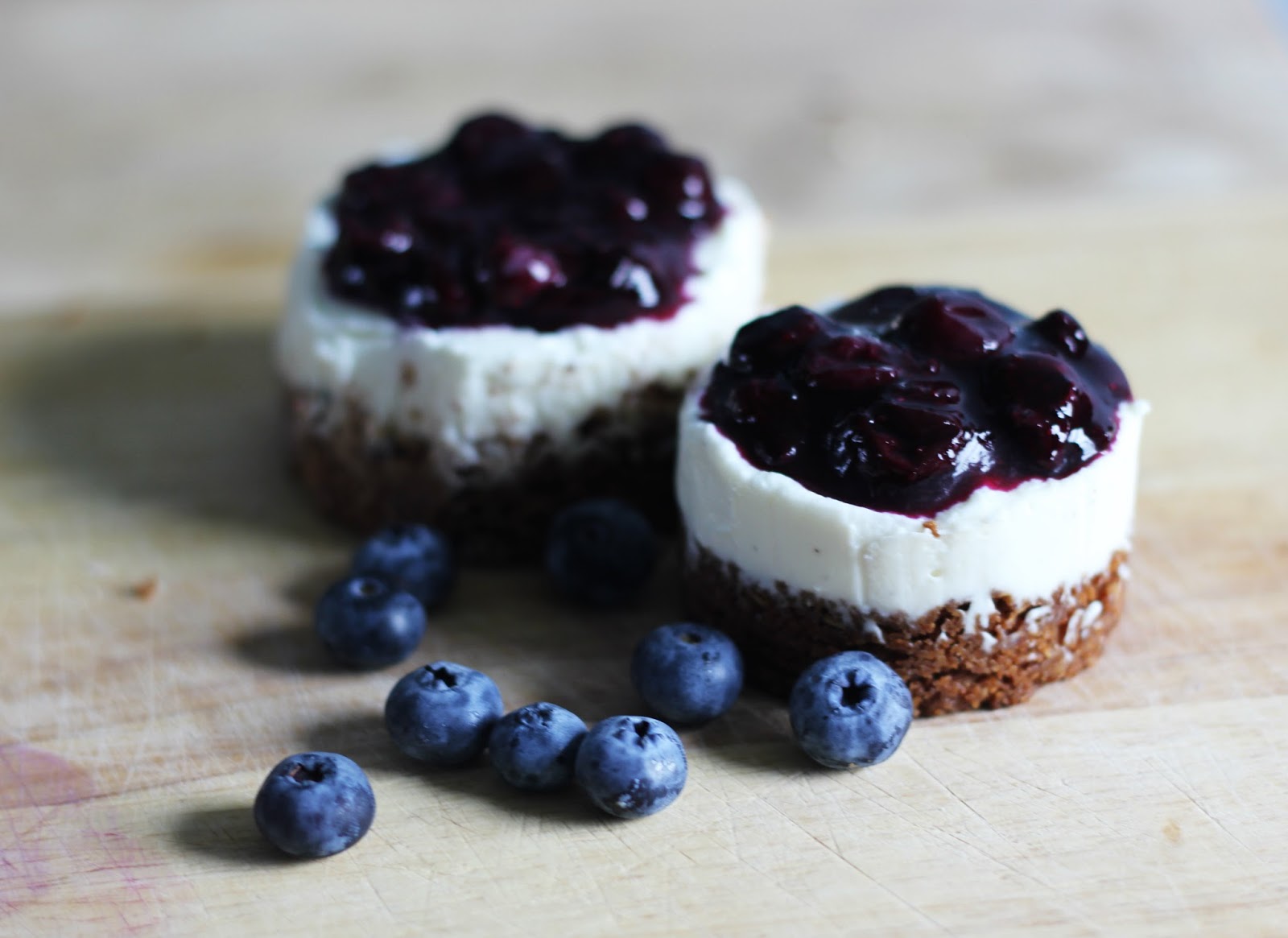 Domestic Sluttery: Let Her Eat Cake: Mini Blueberry Ricotta Cheesecakes