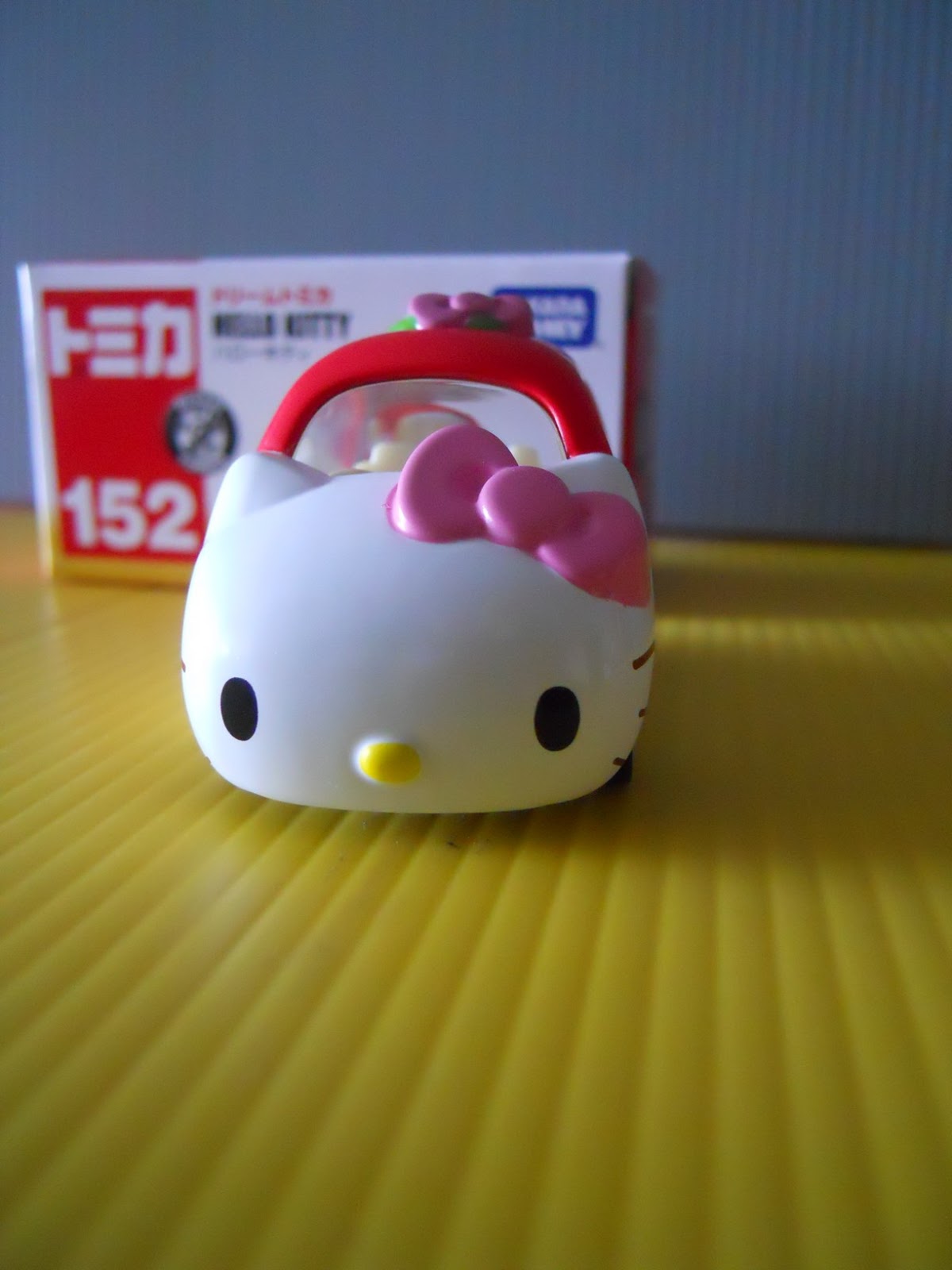 tomica hello kitty
