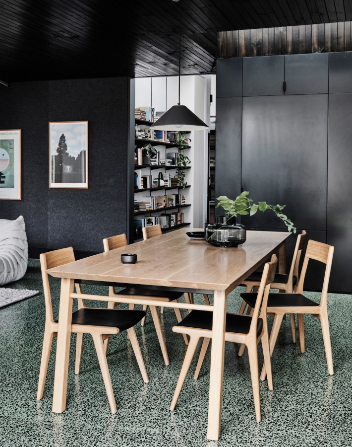 Una casa modular con un espectacular suelo de terrazo verde