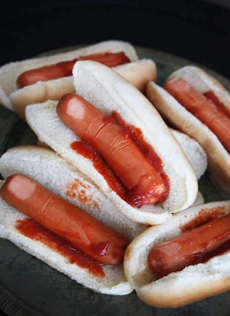 Idéias fáceis para Halloween comida, buffet dedos de Hot dog