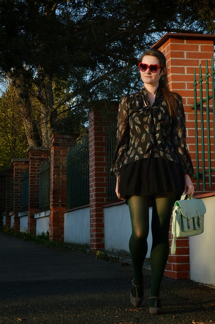 georgiana, quaint, quaintrelle, ootd, outfit, fashion blog, personal style, green, black, transparent, trendy