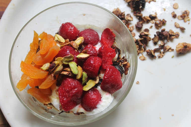 Granola & Yogurt Breakfast Fruit Bowl Yummy Tummy