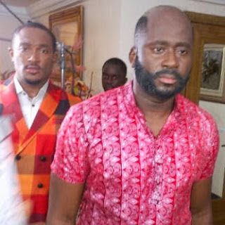 desmond elliot shaves ahead