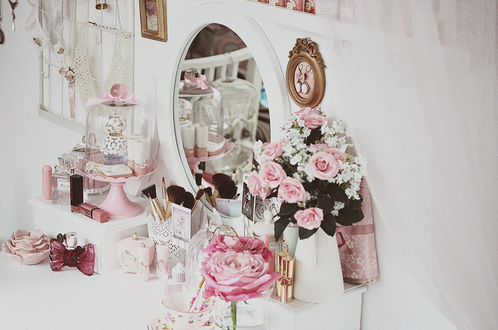 http://www.rosemademoiselle.com/2015/03/ma-coiffeuse-de-princesse.html