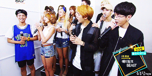 박보검과 함께 앵콜무대하는 비스트. (feat.일동 우쭈쭈) | 인스티즈