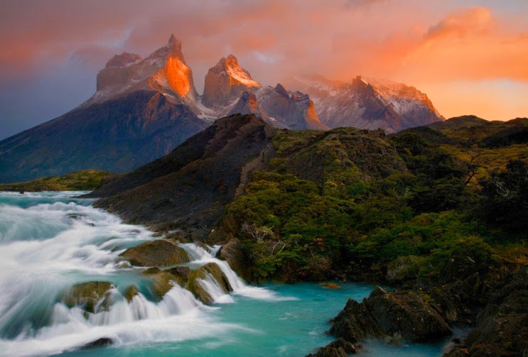 Dramatic Skyline and Hiker’s Paradise in Stunning Torres del Paine ...