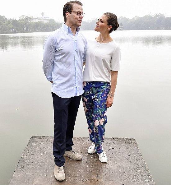 Crown Princess Victoria wore a floral print trousers by Malina. Crown Princess Victoria wore By Malina Leah pants in navy blue