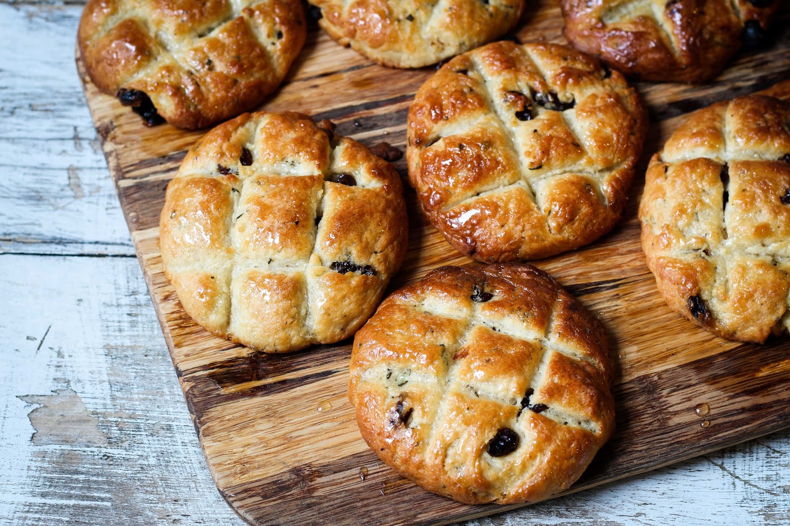 The Spoon and Whisk Pandiramerino (a.k.a Rosemary and Raisin Buns)