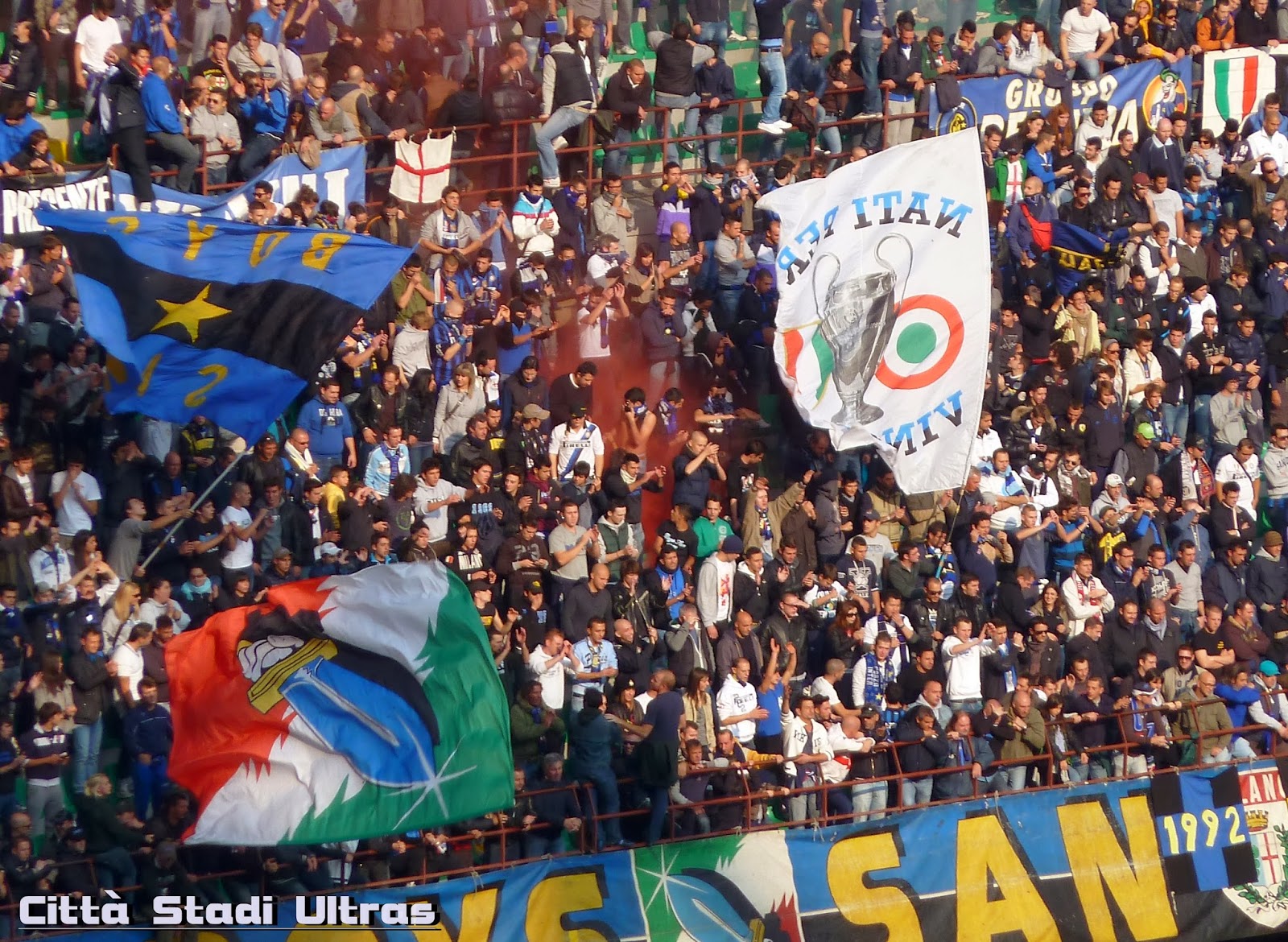 Passamontagna Ultras Stadio &ndash; Righe Giallo E Blu Parma, Verona, Chievo