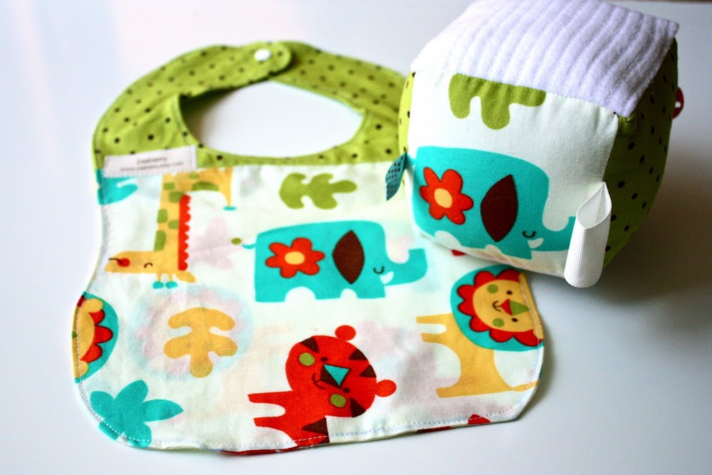 Zaaberry Scrappy Baby Bib Tutorial