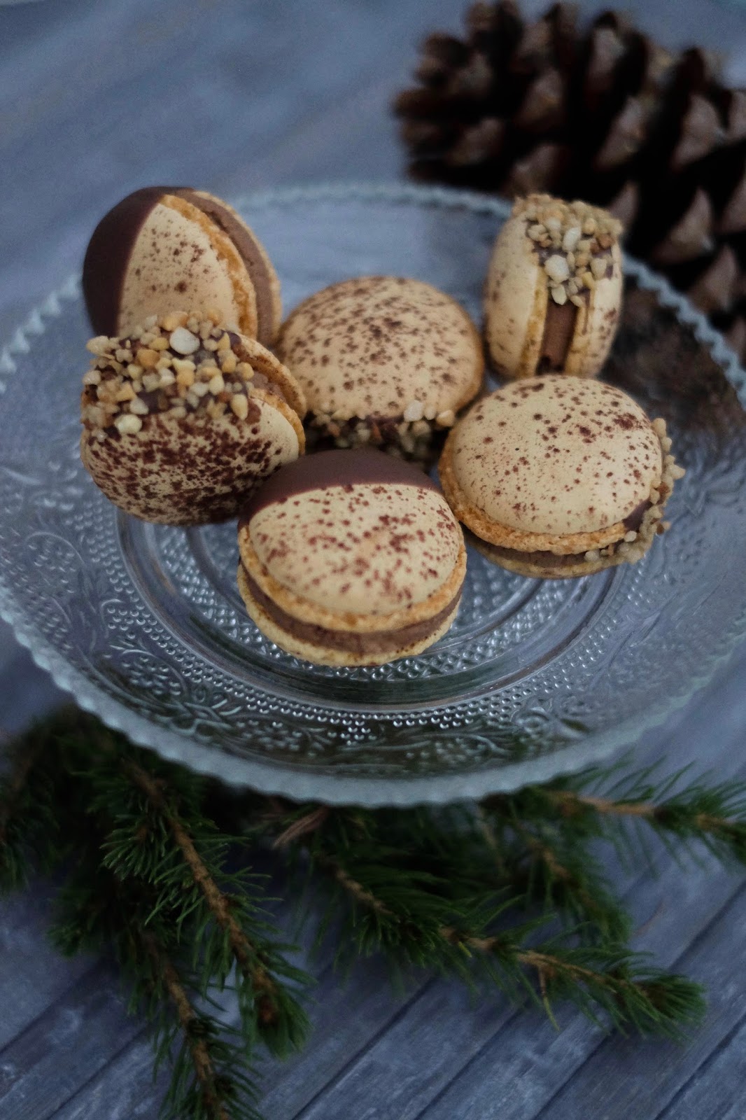 Nougat Macarons mit Krokant | Marion's Kaffeeklatsch Nougat Macarons mit Krokant | Marion's Kaffeeklatsch