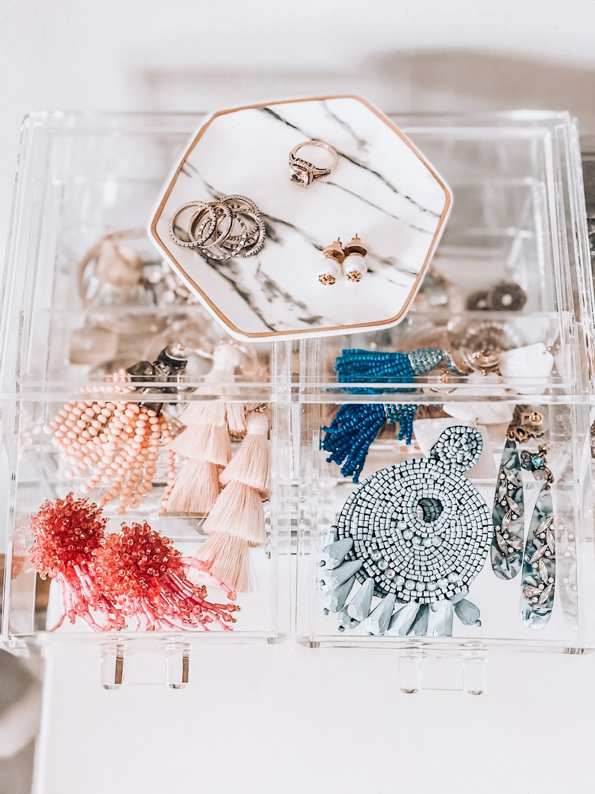 JEWELRY ORGANIZATION & MAKEUP VANITY | Luxe Be A Lady