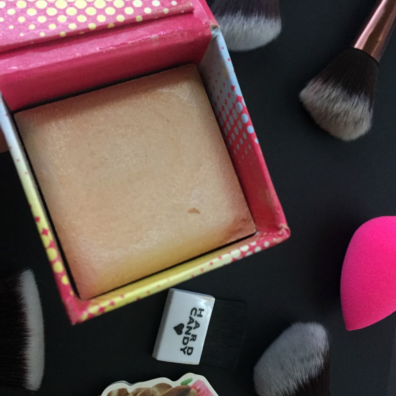 Hard Candy Fox In A Box Scented Marbleized Baked Powder in Glamour Girl