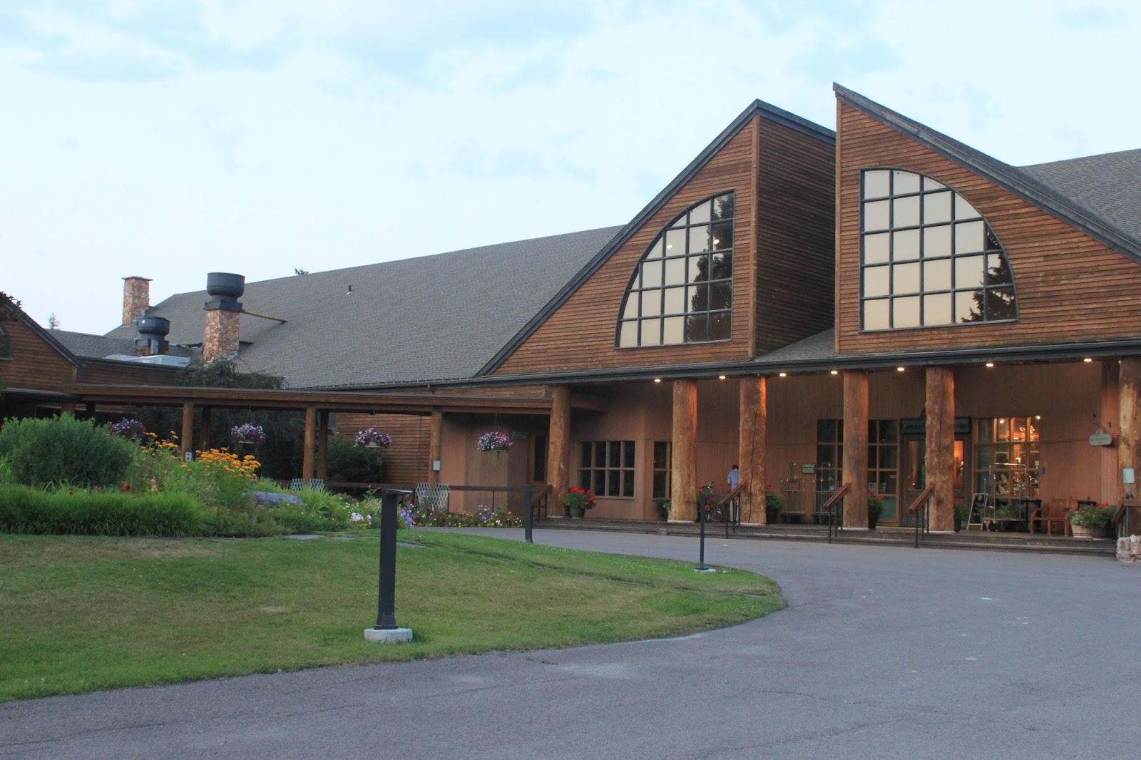 Breezy Days Grouse Mountain Lodge