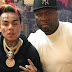 50 Cent presenteia 6ix9ine com nova corrente de diamantes de pingente descontraído