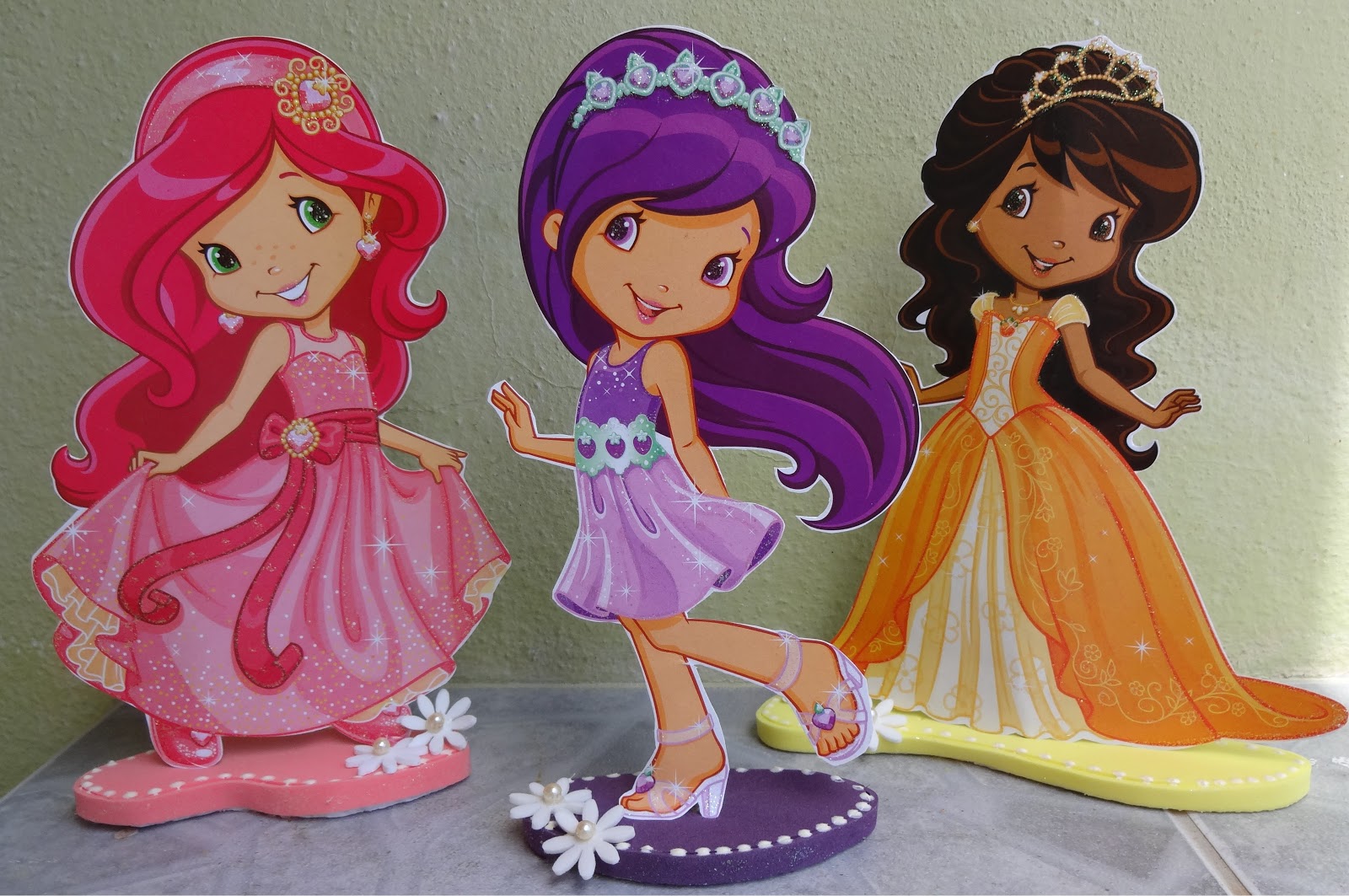Arte e Artesanato: Enfeites de festa - Moranguinho Princesa