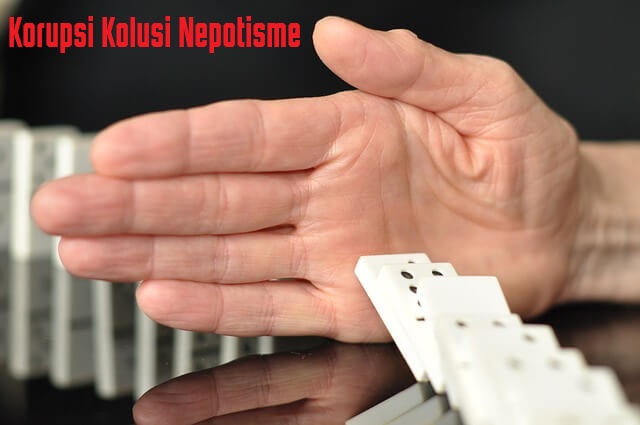 101makalah Makalah Korupsi Kolusi Nepotisme Kkn