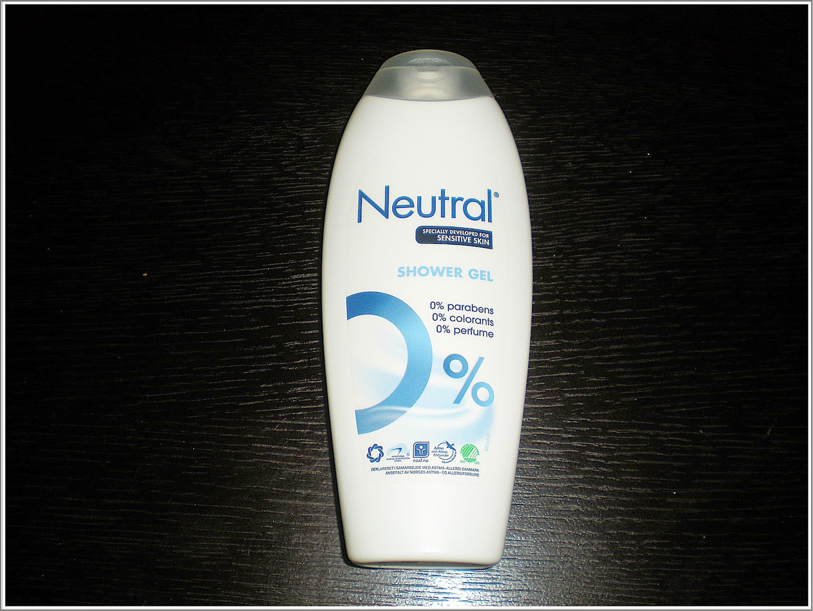 Neutral - kilka słów o mydełku, proszku, płynie, żelu i szamponie...