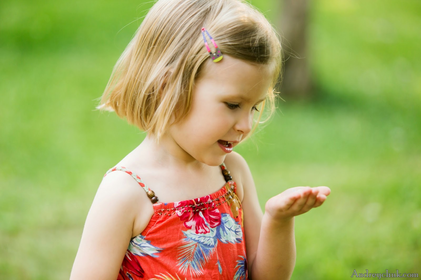 девушки из сериалов. девочки тоже нужны. баба шо надо. объятия матери и ребенка. девочки тоже нужны.