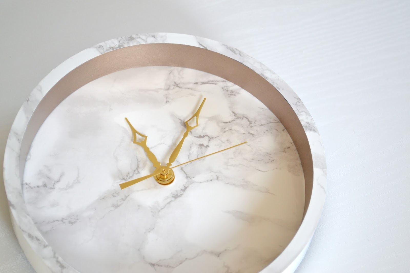 diy home decor | rose gold & marble clock | the things she makes diy home decor | rose gold & marble clock | the things she makes