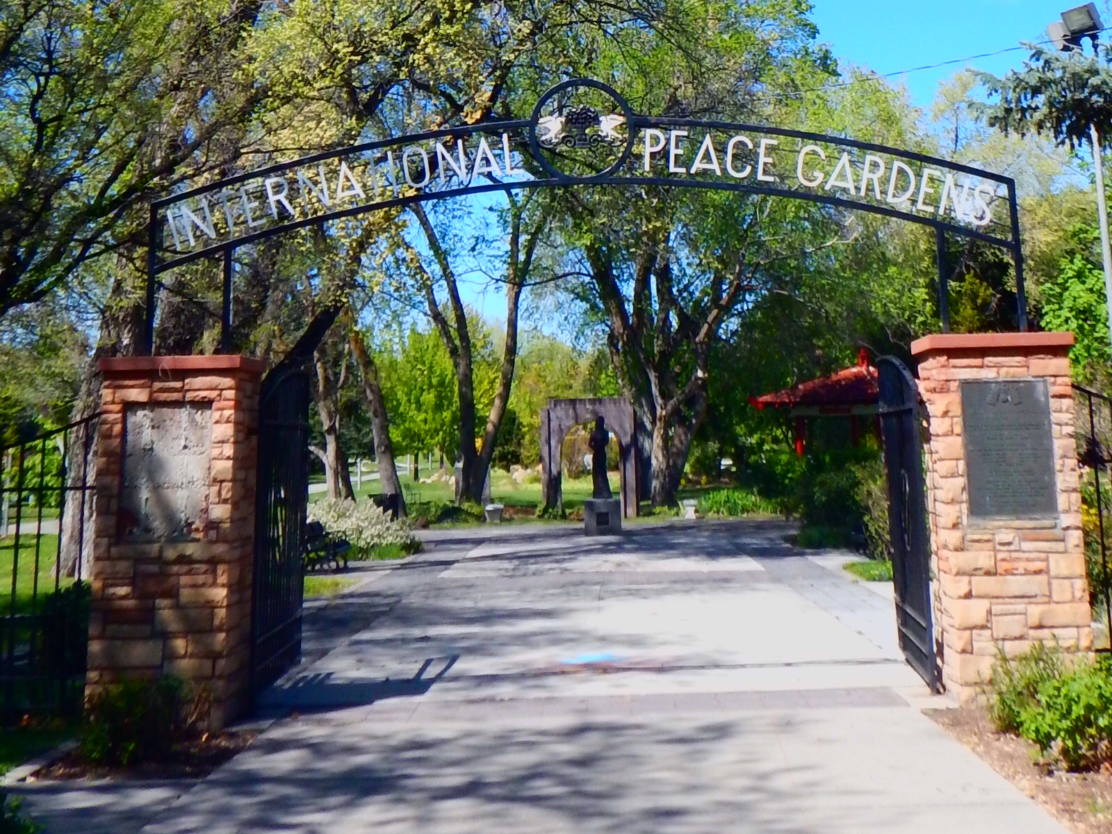 Tales of the 10th West Irregulars: the international peace gardens