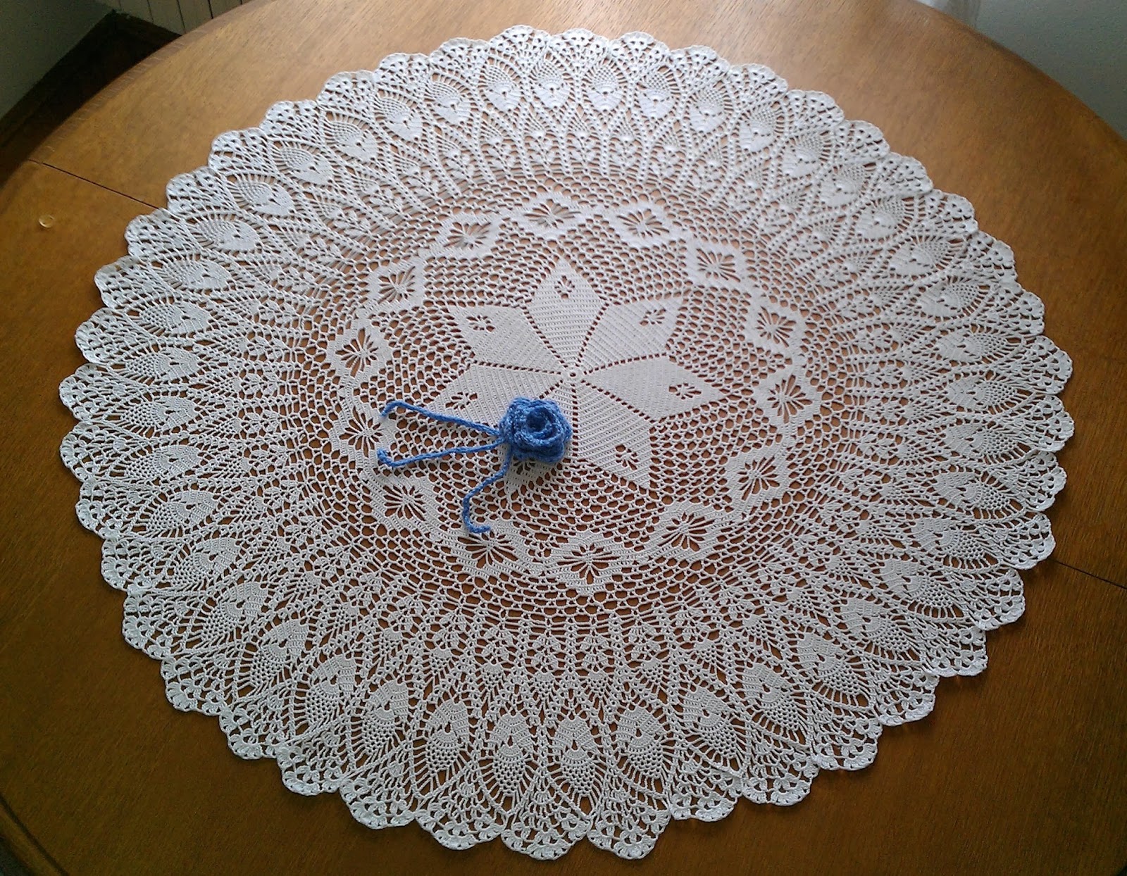Kirini ručni radovi: Round tablecloth