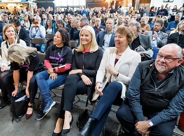 Crown Princess Mette-Marit attended Katapult Future Fest festival held in Vippa, Oslo. Katapult Future Fest is a two days festival and a non-profit event. Crown Princess wore Prada coat