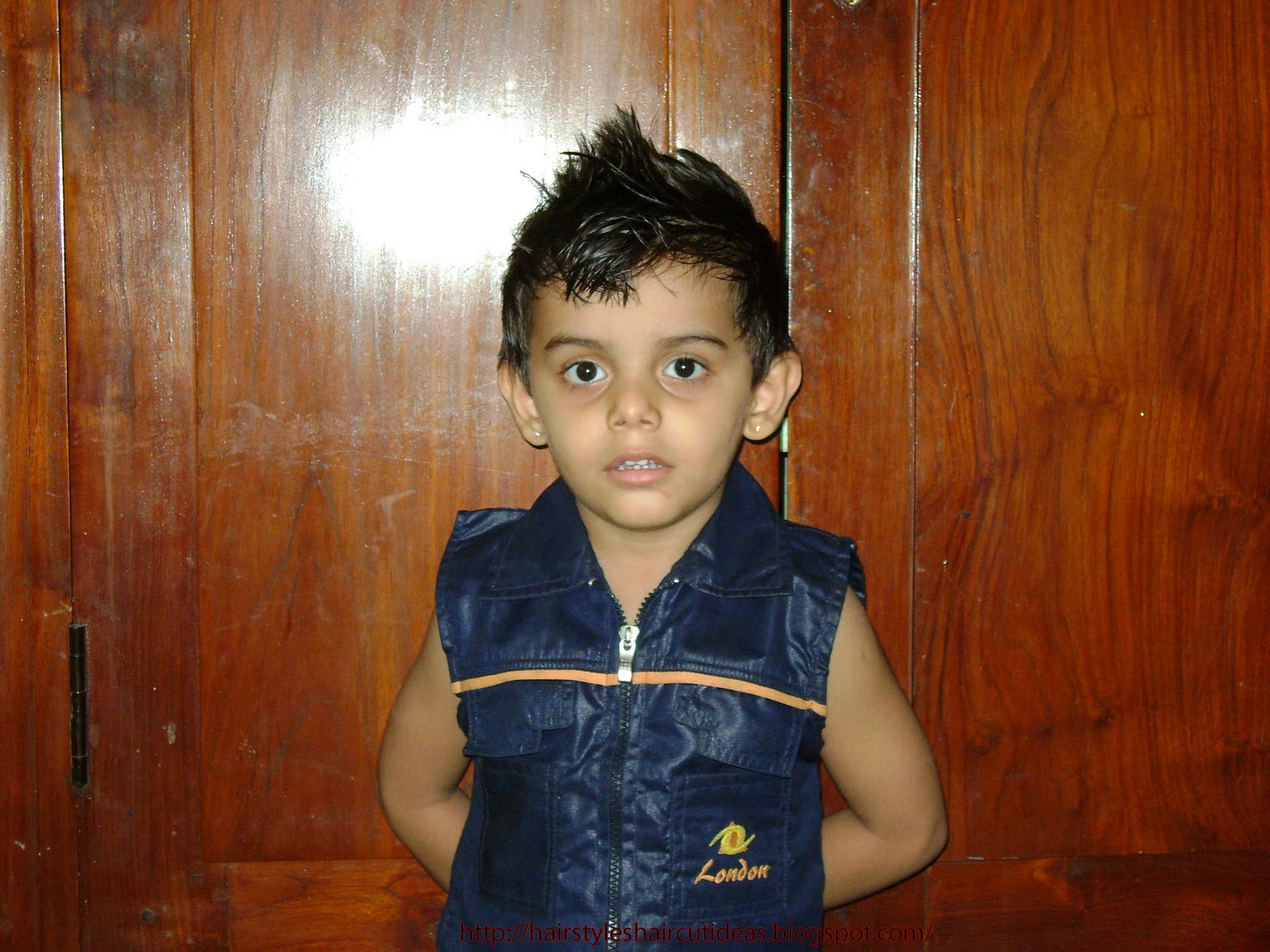 http://2.bp.blogspot.com/-FcA9793-UDY/Twv6ne5-vwI/AAAAAAAAPAA/Gmxh7uzzPr8/s1600/boys_fauxhawk_haircut_kids_hairstyle.JPG