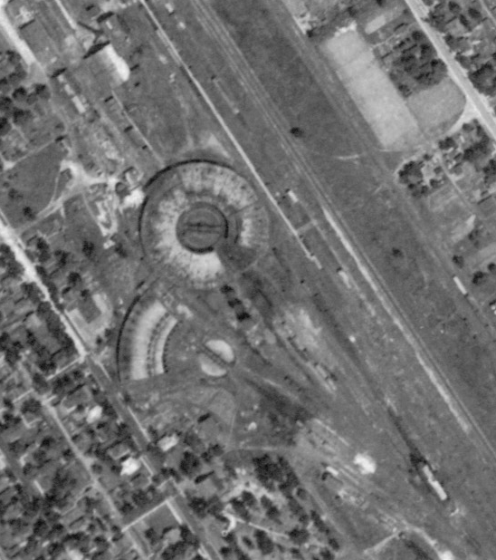 Towns and Nature Beardstown, IL CB&Q's Depot and Roundhouse