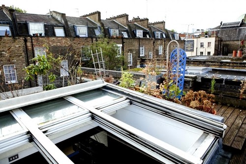 05-1st-Floor-Studio-Mews-Apartment-Camden-London-UK-Skylight-Roof-Terrace-Garden