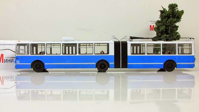 Коллекция троллейбусов зиу. Троллейбус ЗИУ 10 модель. ЗИУ 10 сбоку. ЗИУ 10 синий. Бумажная модель троллейбуса ЗИУ 683.