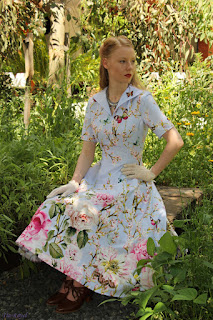 http://tiarayel.blogspot.com.au/2017/12/do-two-50s-dresses-make-century.html