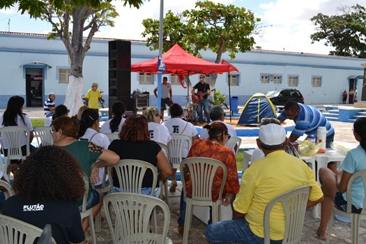 ARTISTAS E PROFESSORES PROTESTAM CONTRA O DESCASO DO PREFEITO EINSTEIN BARBOSA