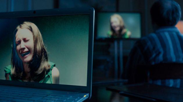 Le de bord d'une trentenaire Black Mirror (saison