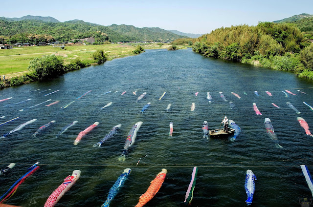 川の中を泳ぐ鯉のぼり？山口県の佐波川で見れる不思議な光景【yam】